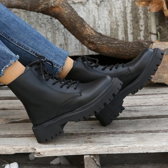 Lace-up front lace combat boots - Picture 3 of 3